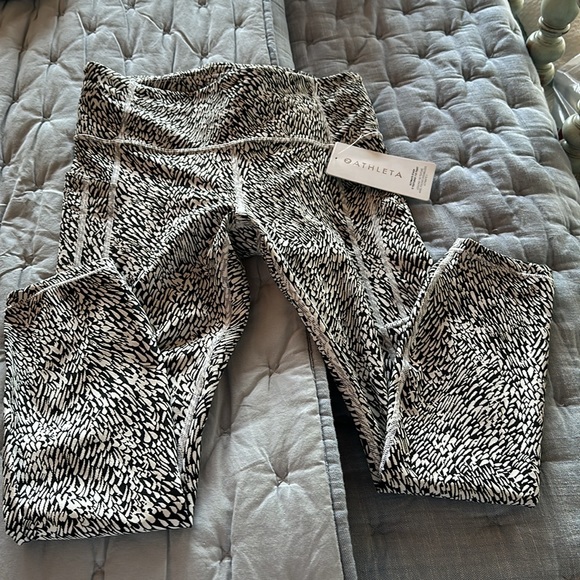 Athleta textured tights! - Picture 4 of 6